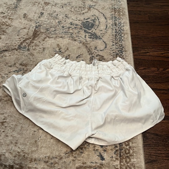 White Lululemon shorts - Picture 2 of 3